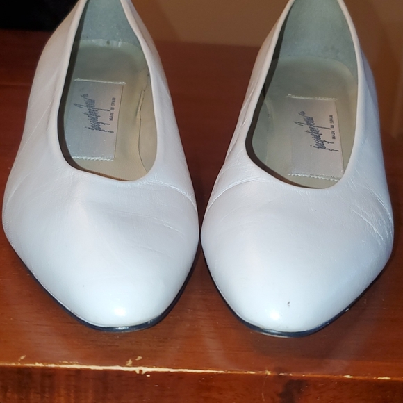 Jacqueline Ferrar Vintage White Leather Heels - Picture 4 of 10